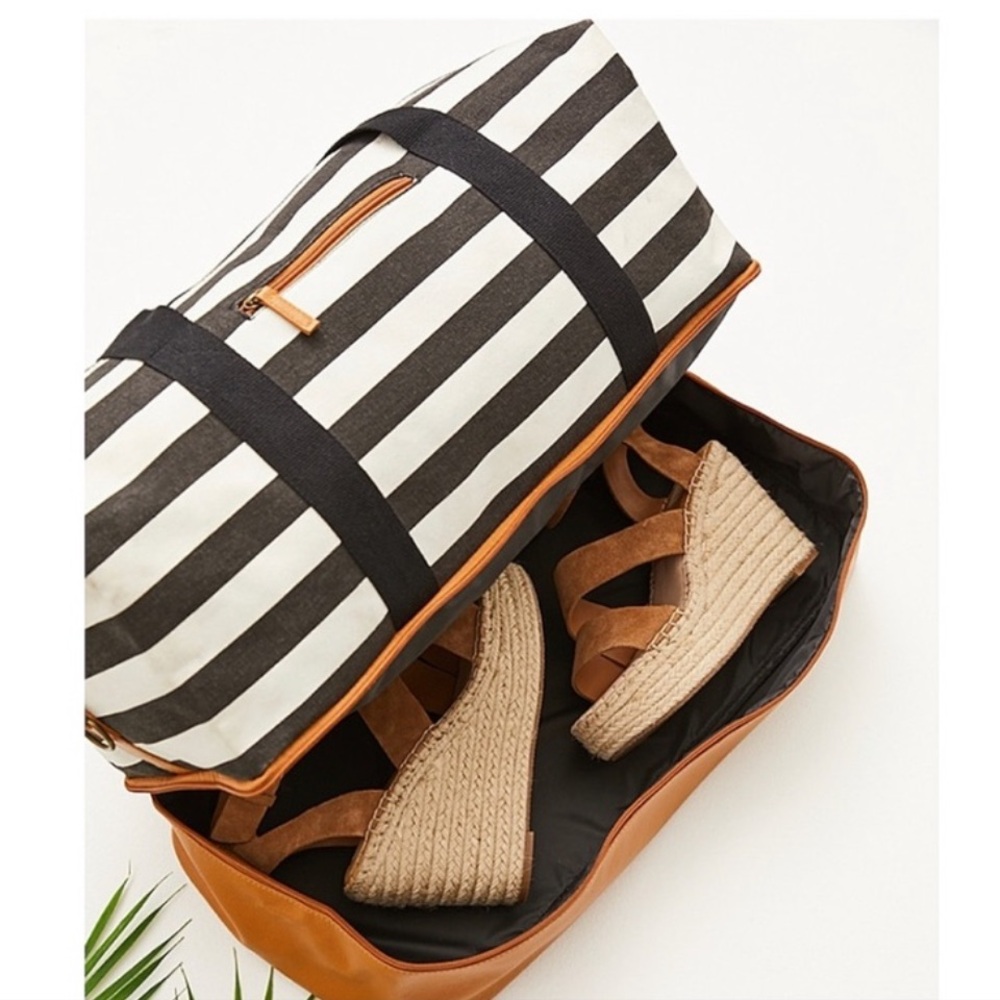 JM Wechter For DSW Black & White Stripe Weekender Tote Bag Shoulder & Hand Strap - Picture 6 of 7